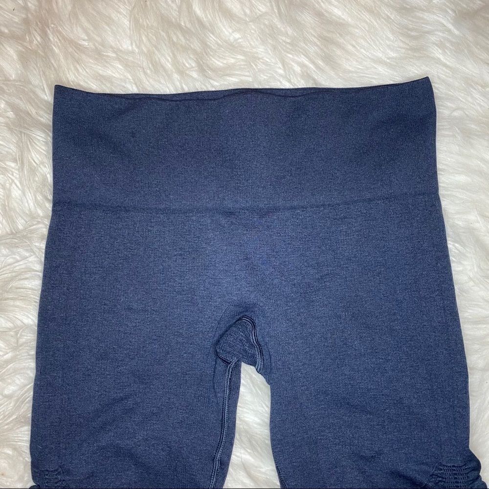 Lululemon In the Flow Crop II - Picture 5 of 12